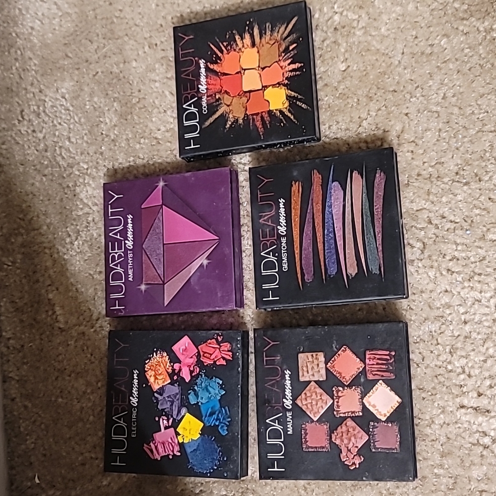 Huda Beauty mini palettes